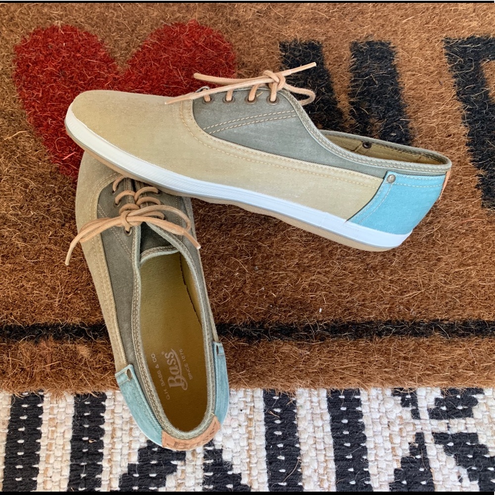 G.H. Bass & Co. Women's Two-Tone Sneakers - Beige and Teal